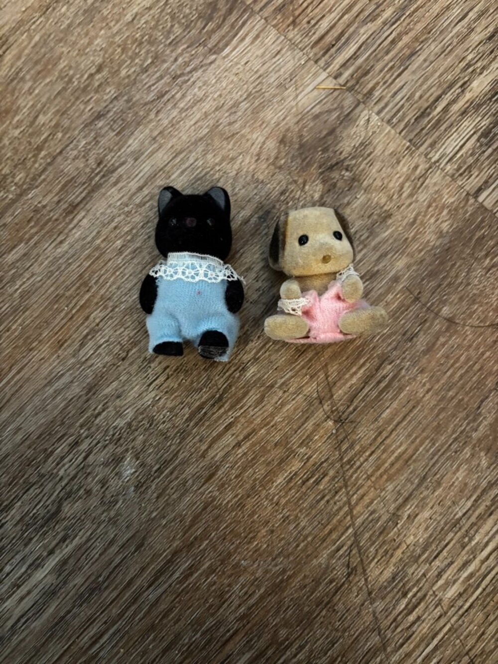 Lot 2 Sylvanian Families Calico Critters babies black cat dog